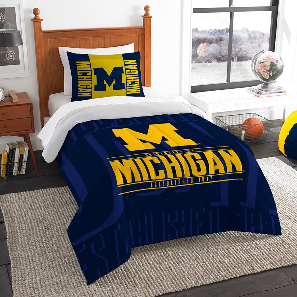 Michigan Wolverines Ncaa Twin Comforter Set (modern Take Series) (64" X 86")